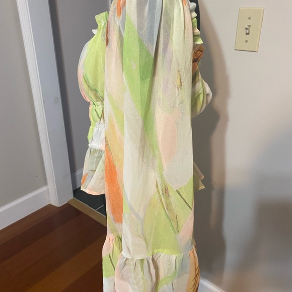 NWOT- Hutch multicolor pattern crop top - Picture 9 of 9